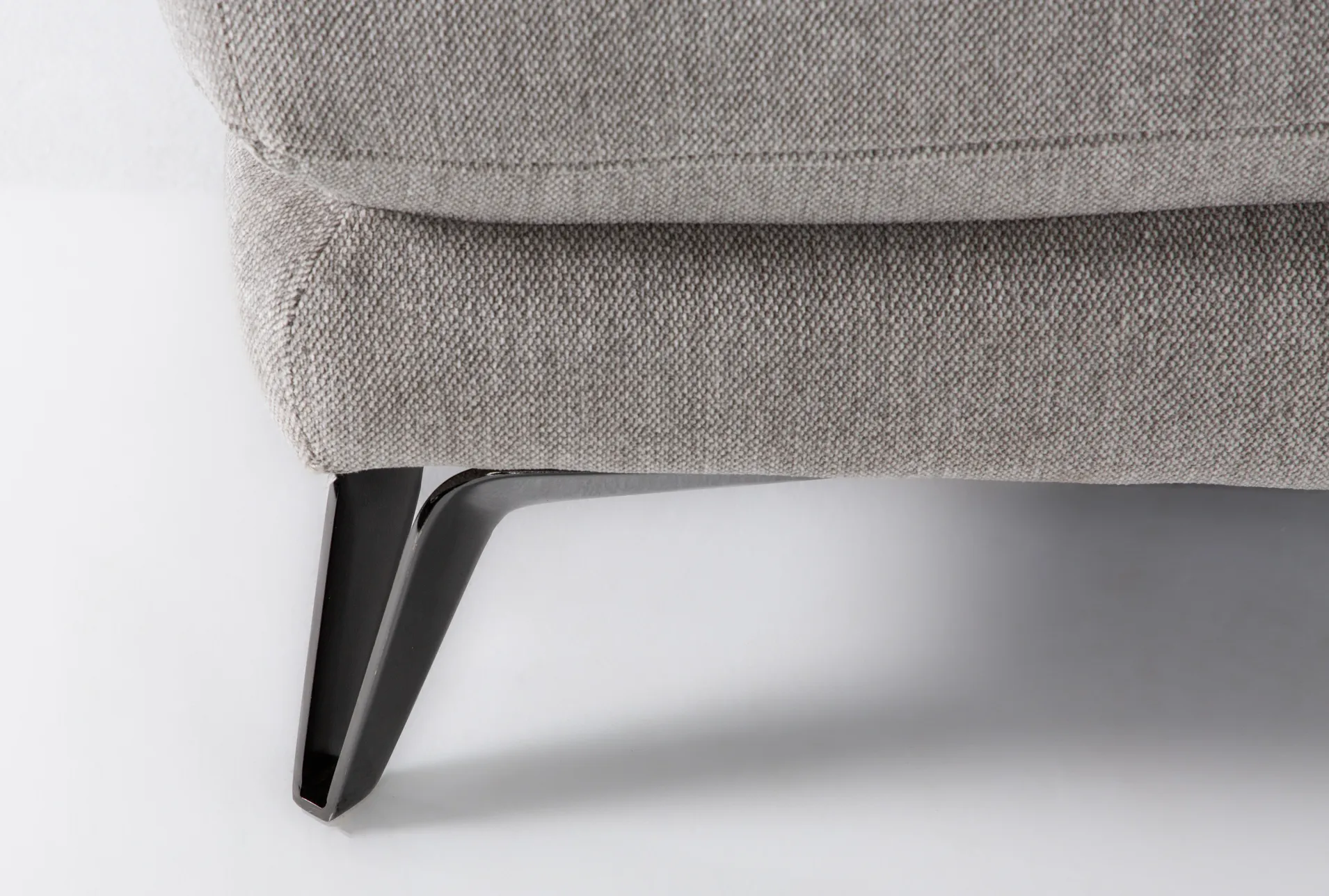 felix grey 141" 7 piece power reclining modular sectional with storage console left arm facing chaise wireless charging cupholders & usb 26 felix grey 141" 7 piece power reclining modular sectional with storage console left arm facing chaise wireless charging cupholders & usb